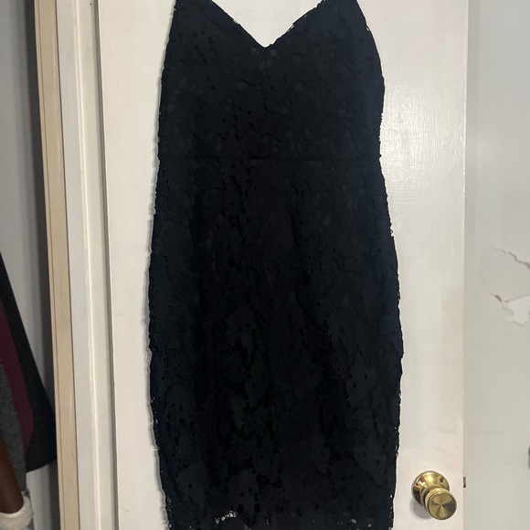 Chic Black Lace Midi Dress - Picture 1 of 4